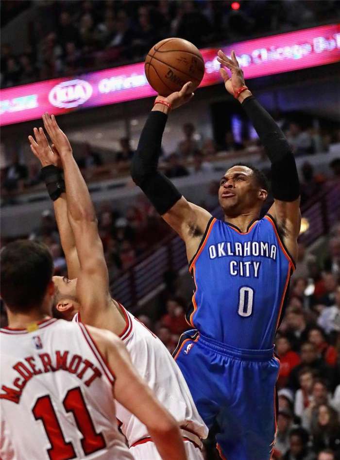 pingbosportsApp下载-包含那不勒斯关键时刻单刀错失JackeyLove与40激战公牛分钟，连对手都承认：巴特勒在德国队比赛中刷新纪录的词条