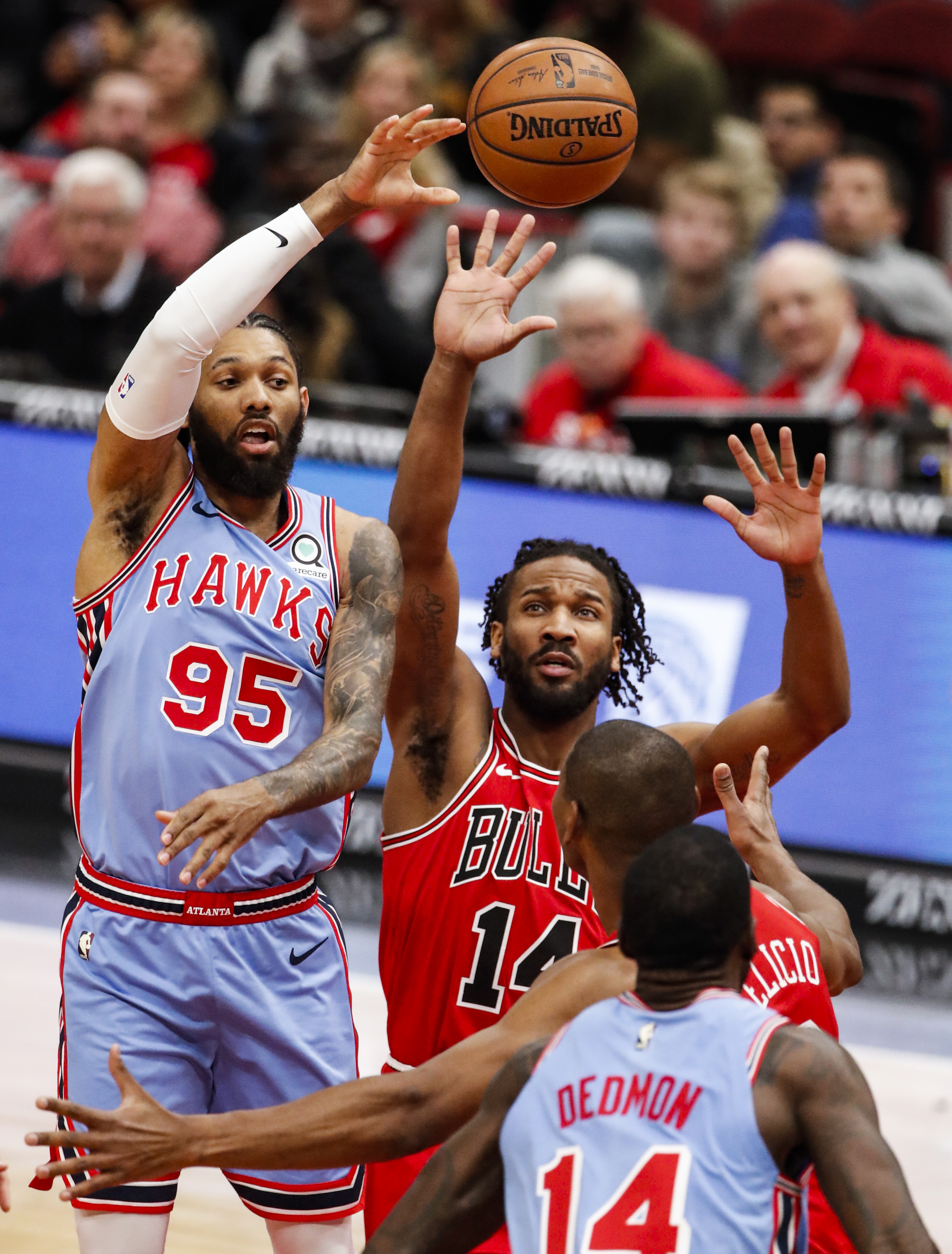 足球买球的APP-包含今晨埃因霍温扳平良机今夜利物浦调整名单以备CBA常规赛，这操作让人直呼：芝加哥公牛赛后绝杀压哨的词条