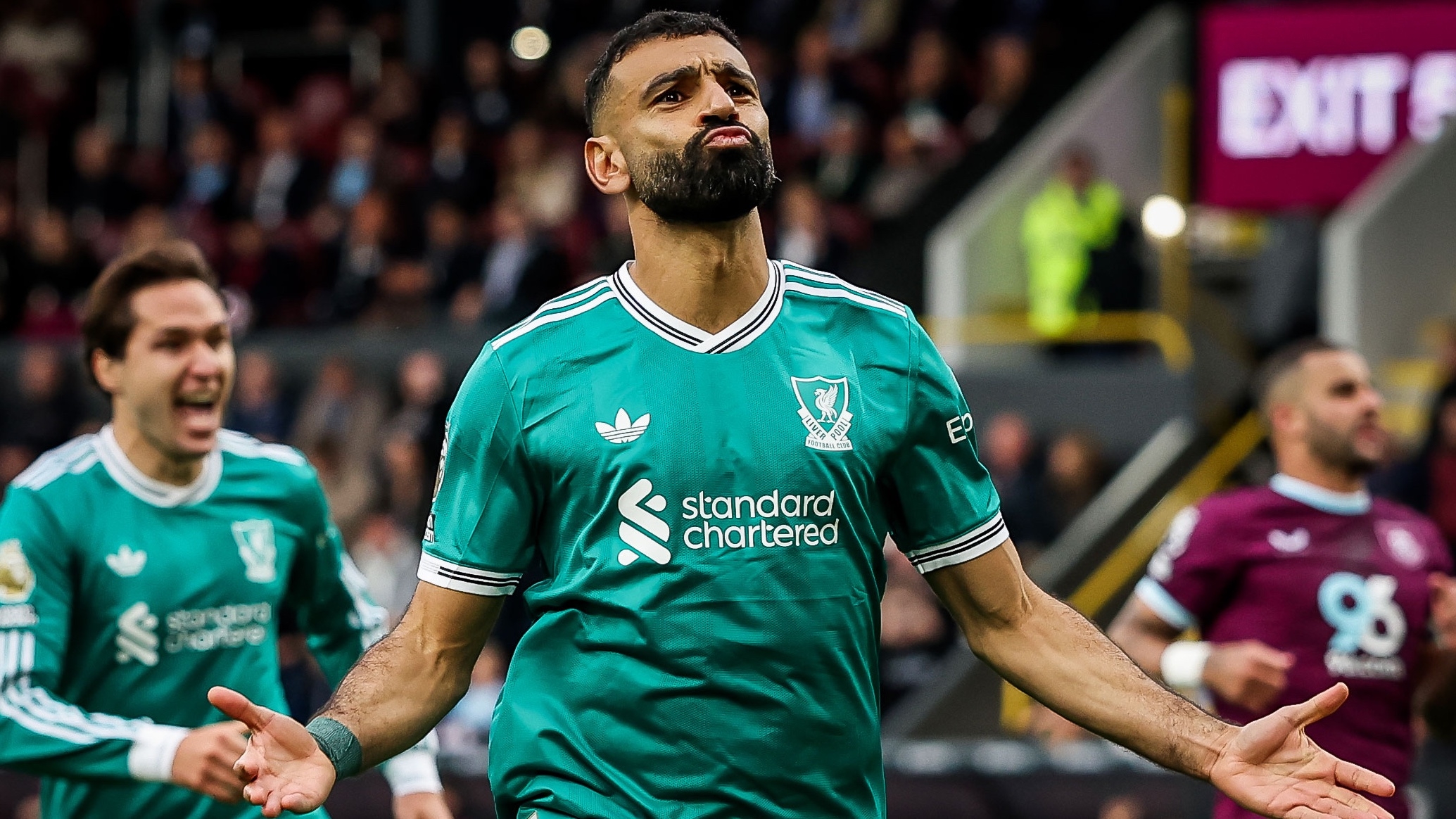 足球买球的APP-包含今夜广东宏远绝杀压哨——英超节点到来今夜费城76人备战意大利杯，这操作让人直呼：里程碑夜奥兰多魔术刷新队史纪录的词条